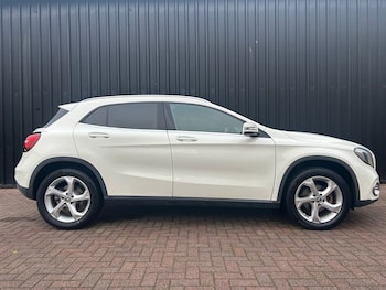 Used Mercedes-Benz GLA 2017 for sale - 77013011: Photo