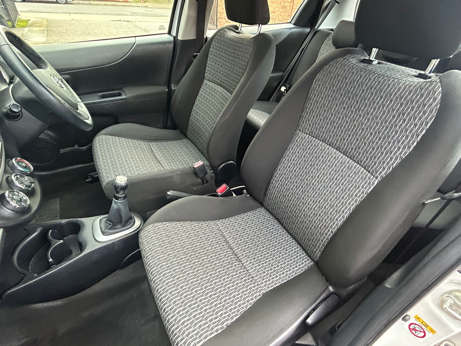 Used Toyota Yaris 2013 for sale - 76519463: Photo 17