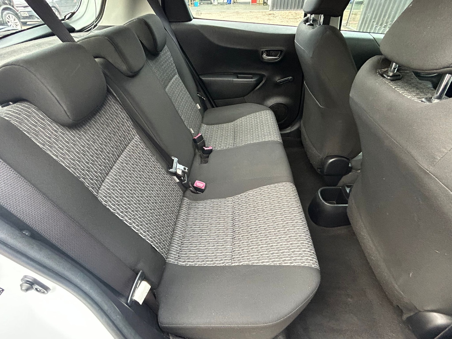 Used Toyota Yaris 2013 for sale - 76519463: Photo 19