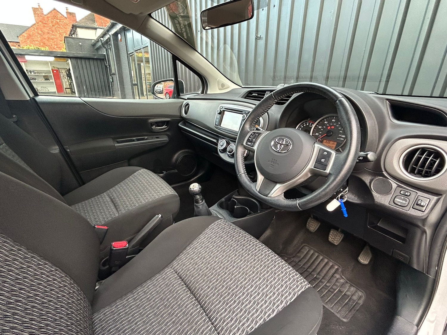 Used Toyota Yaris 2013 for sale - 76519463: Photo 23