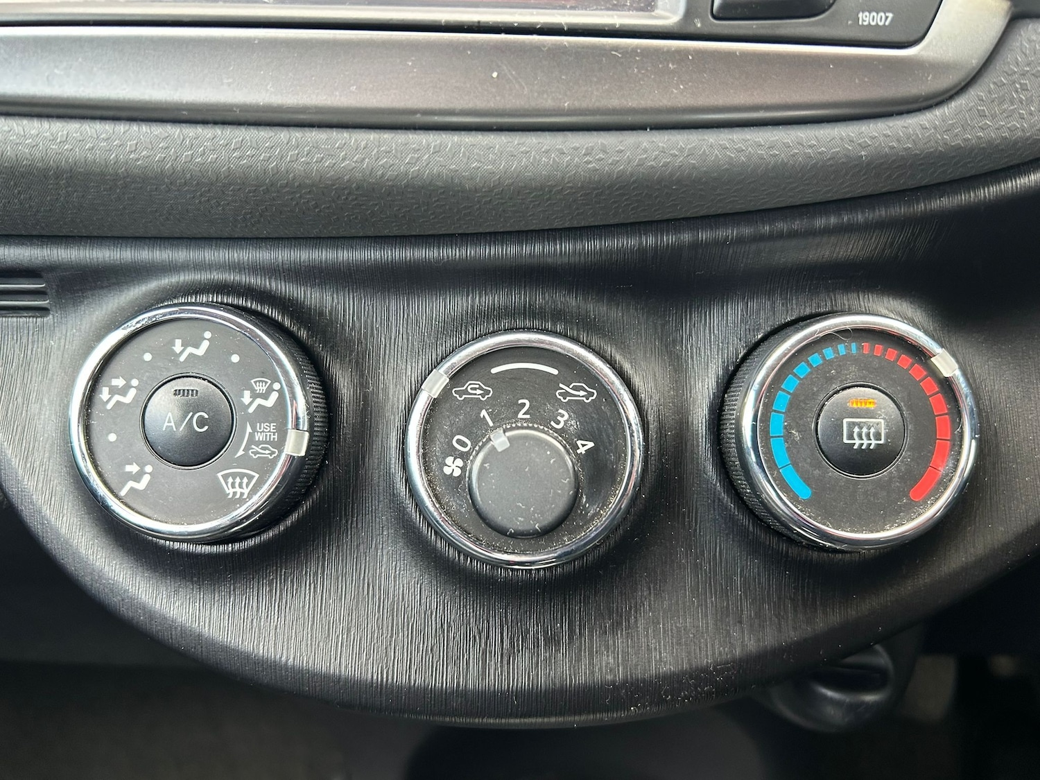 Used Toyota Yaris 2013 for sale - 76519463: Photo 25