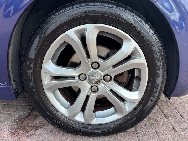 Used Peugeot 208 2013 for sale - 75636812: Photo 15