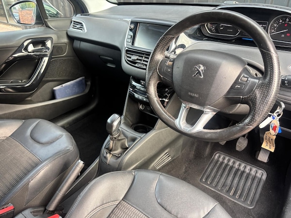 Used Peugeot 208 2013 for sale - 75636812: Photo 26