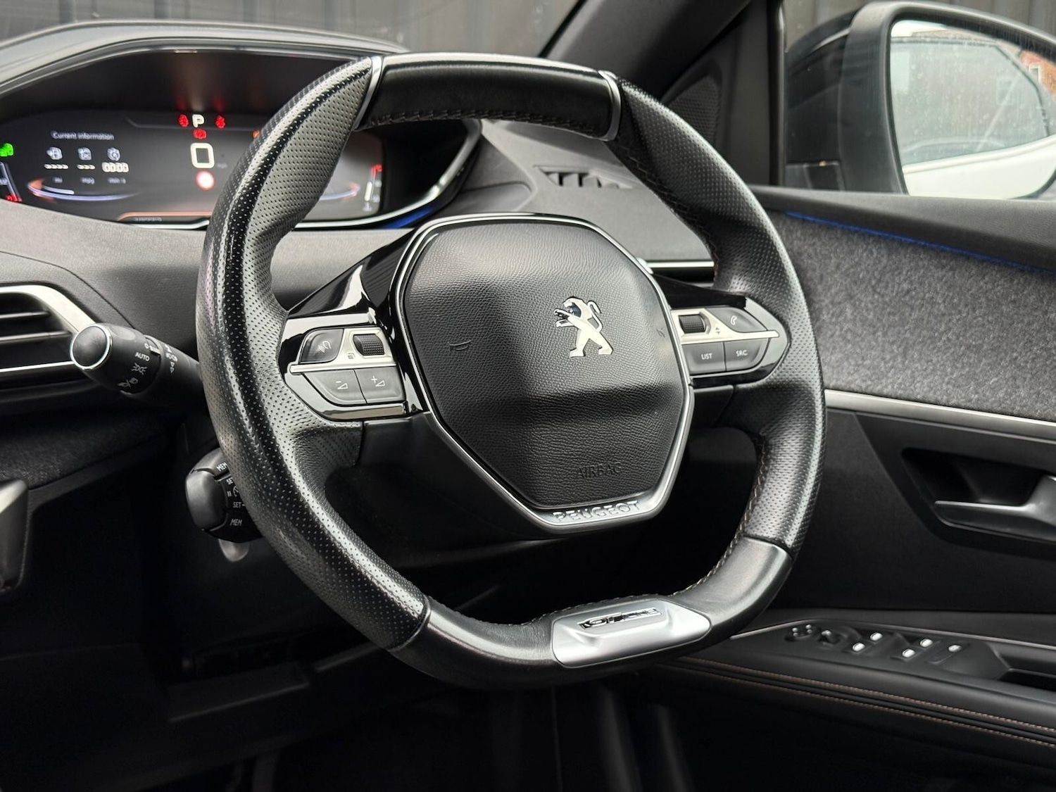 Used Peugeot 3008 2018 for sale - 76302384: Photo 24