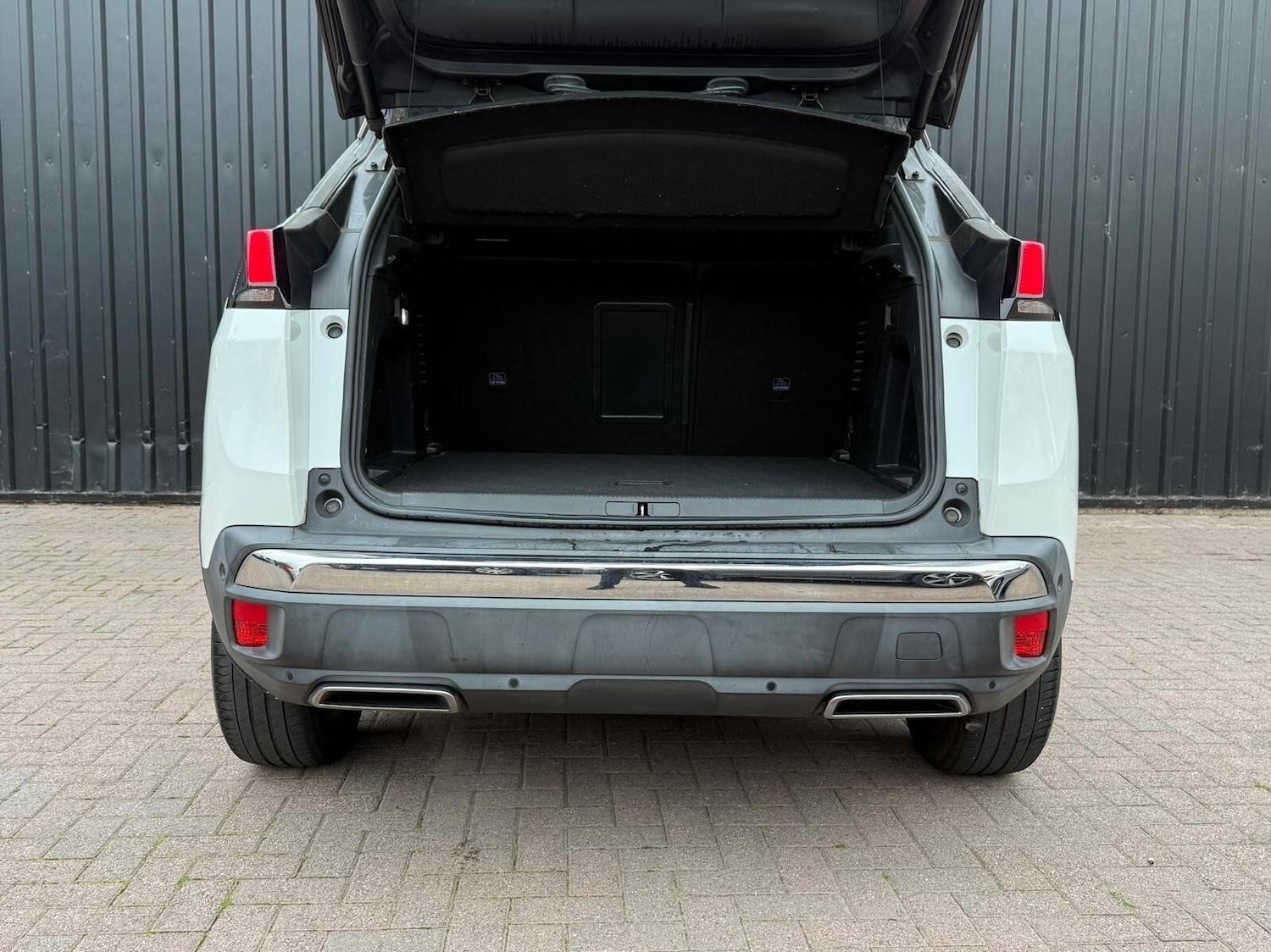 Used Peugeot 3008 2018 for sale - 76302384: Photo 9