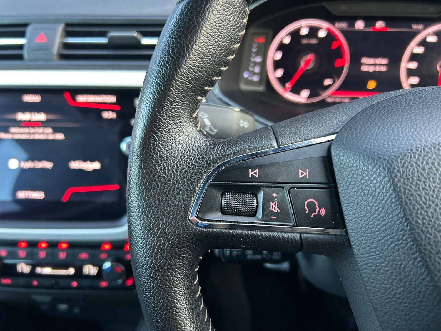 Used SEAT Arona 2018 for sale - 76788342: Photo 32