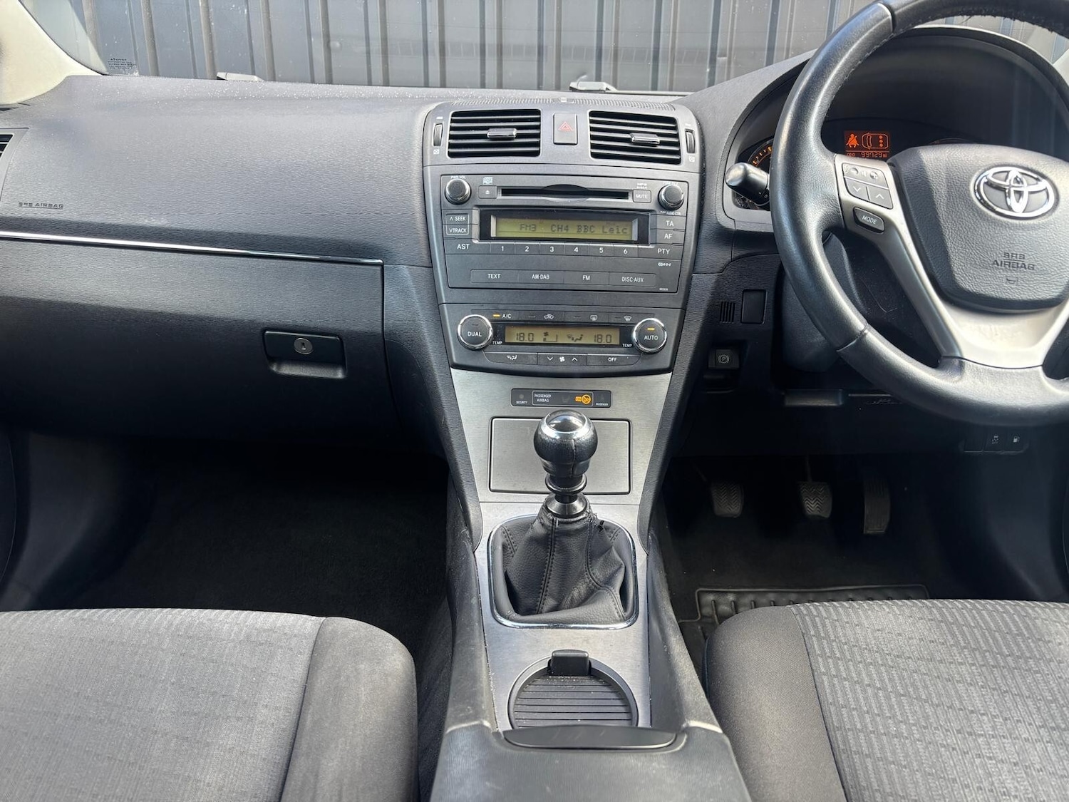 Used Toyota Avensis 2009 for sale - 76514898: Photo 32
