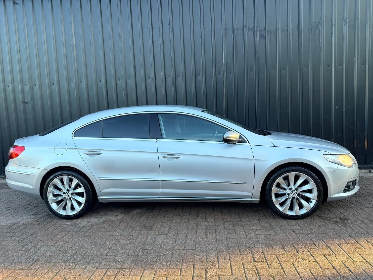 Used Volkswagen Passat 2010 for sale - 76372808: Photo 12