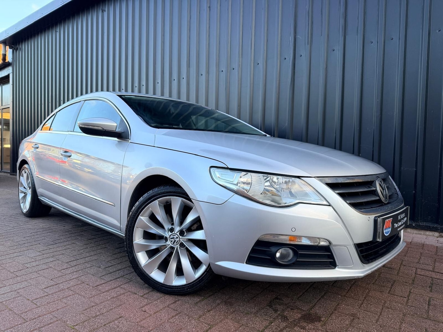 Used Volkswagen Passat 2010 for sale - 76372808: Photo 2