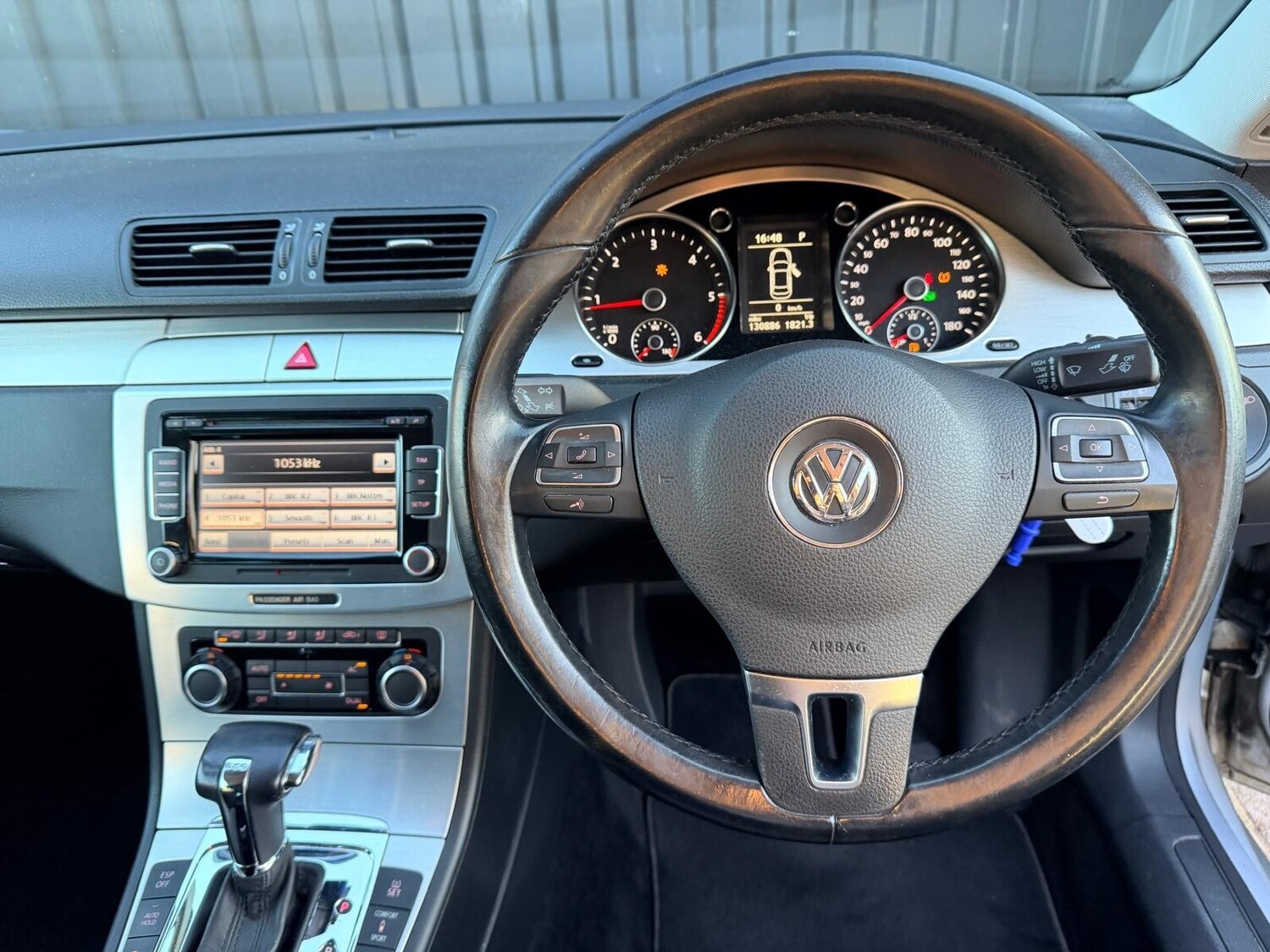 Used Volkswagen Passat 2010 for sale - 76372808: Photo 30