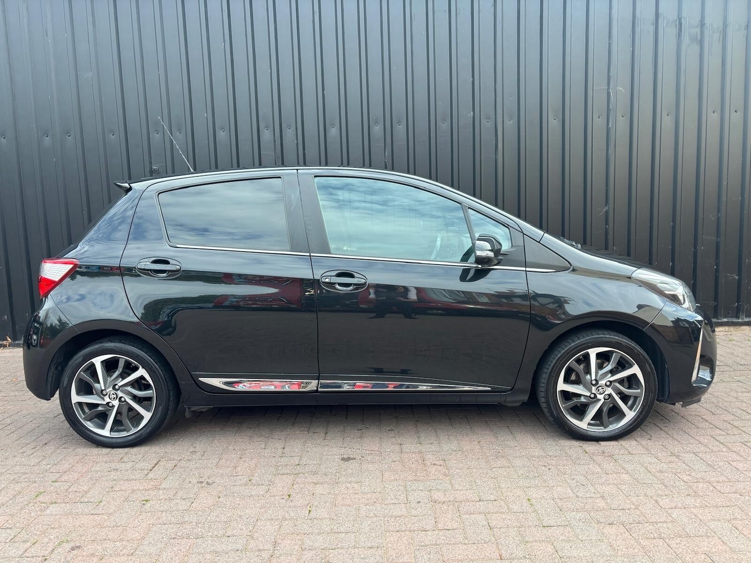 Used Toyota Yaris 2018 for sale - 76161469: Photo 12