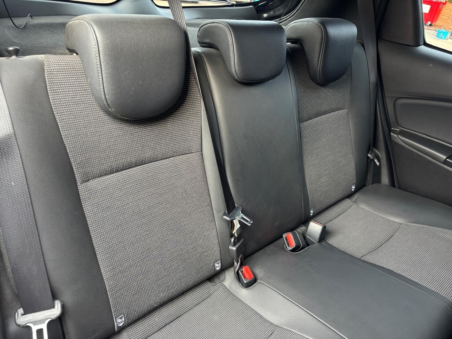 Used Toyota Yaris 2018 for sale - 76161469: Photo 19