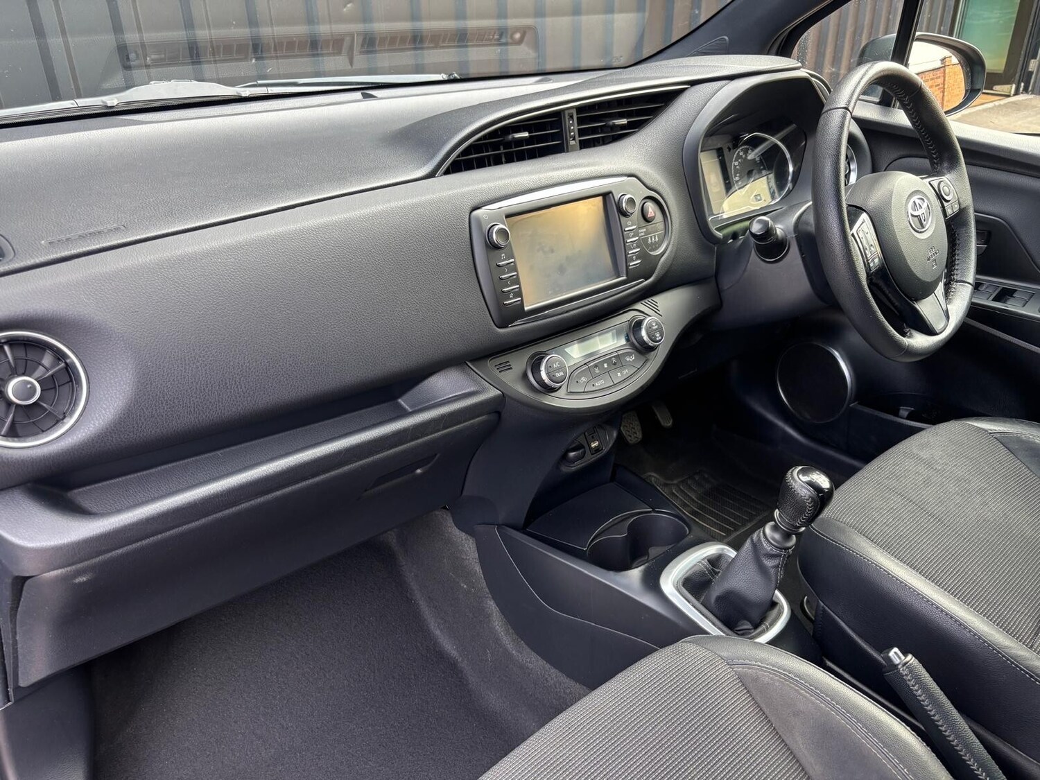 Used Toyota Yaris 2018 for sale - 76161469: Photo 31