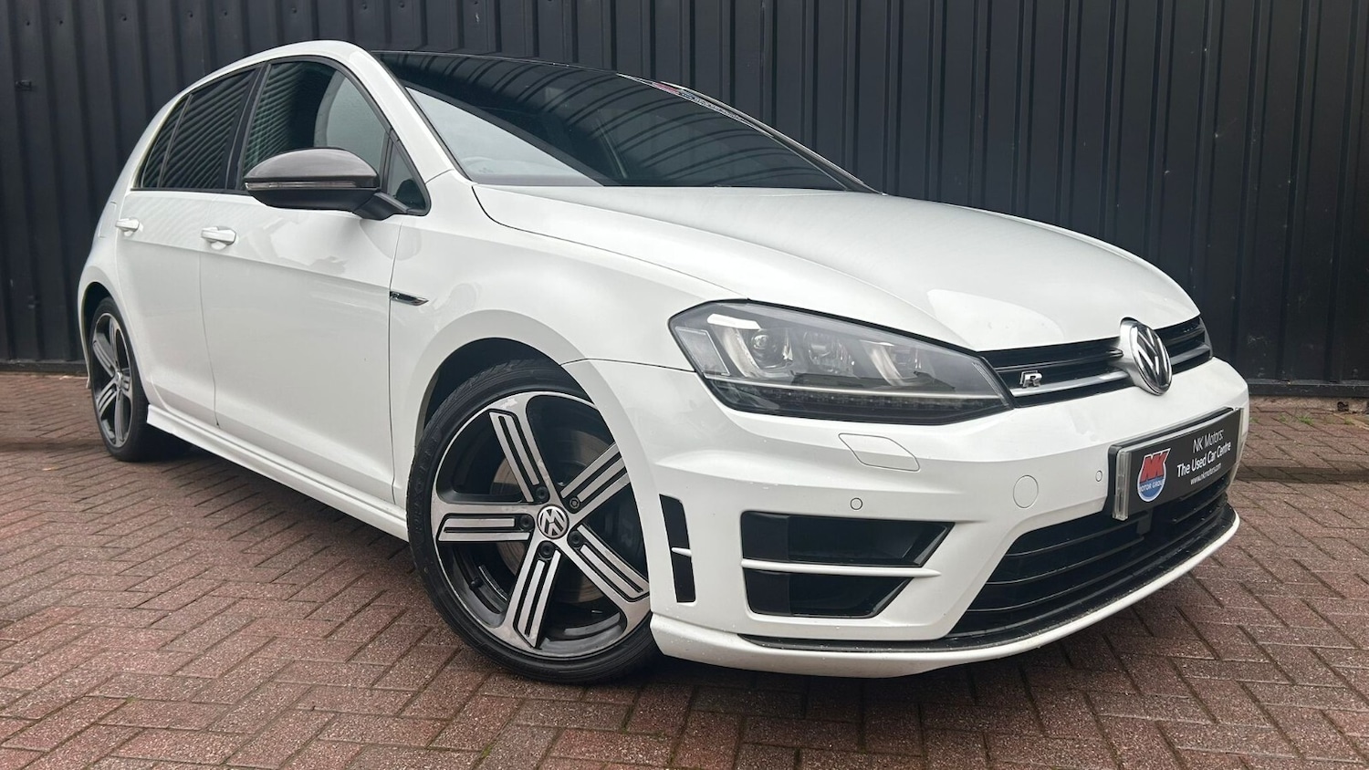 Used Volkswagen Golf 2015 for sale - 76766063: Photo 2