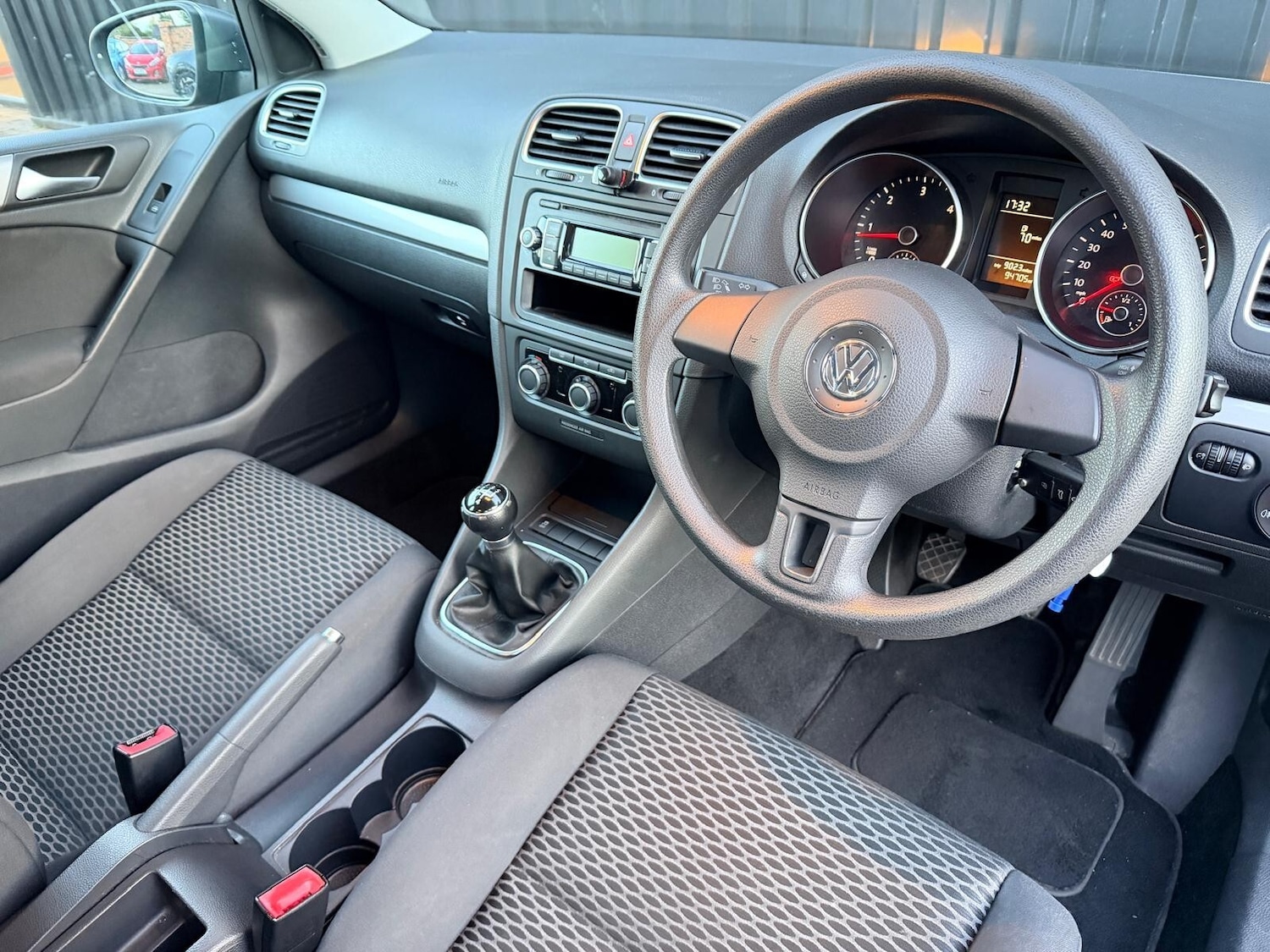 Used Volkswagen Golf 2010 for sale - 76372771: Photo 26