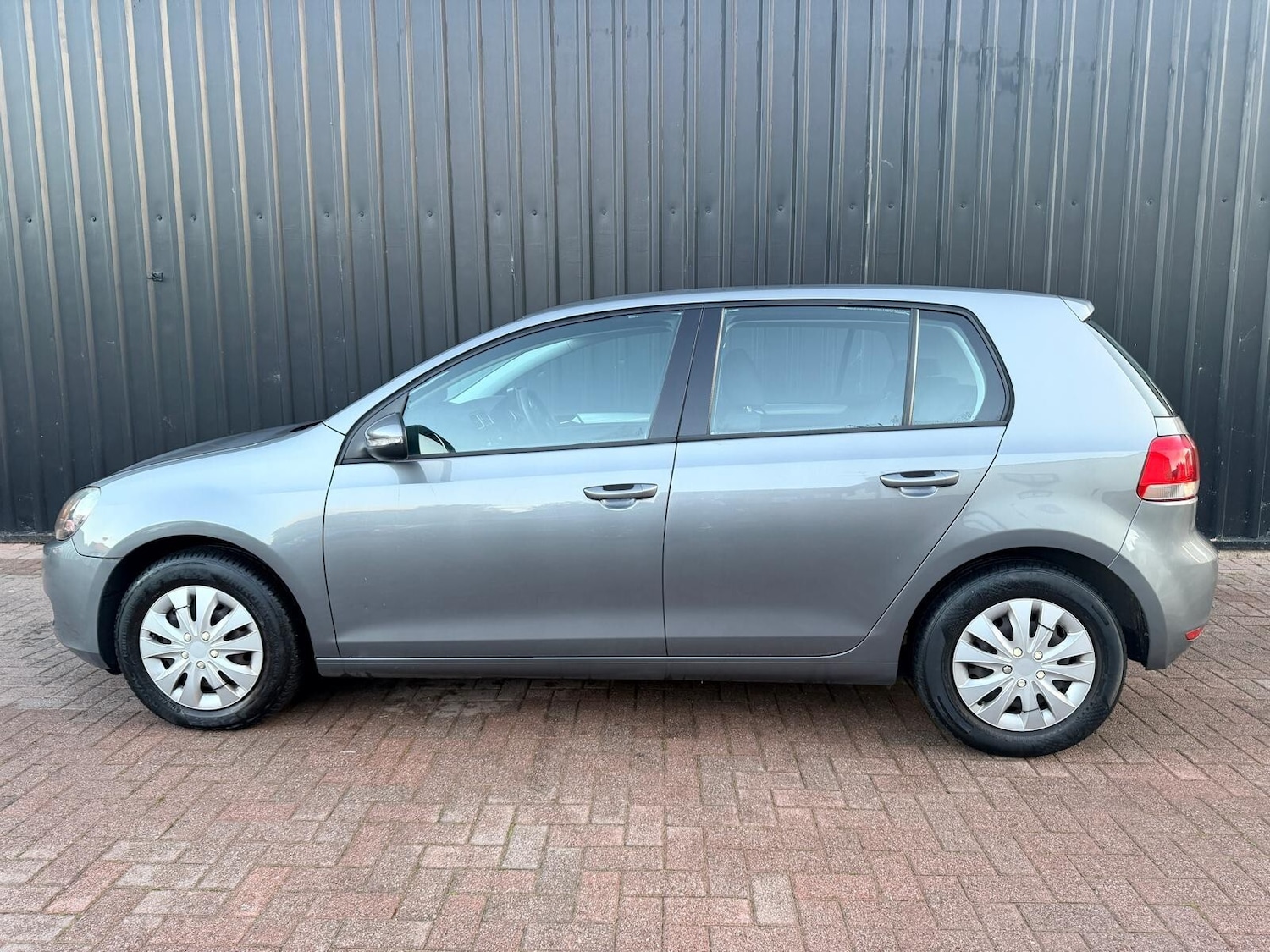 Used Volkswagen Golf 2010 for sale - 76372771: Photo 6
