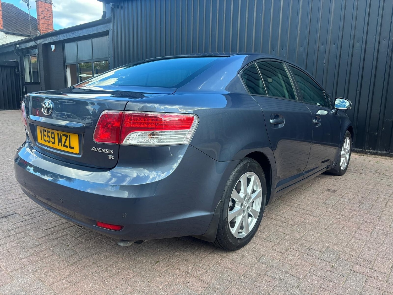 Used Toyota Avensis 2009 for sale - 76033740: Photo 10