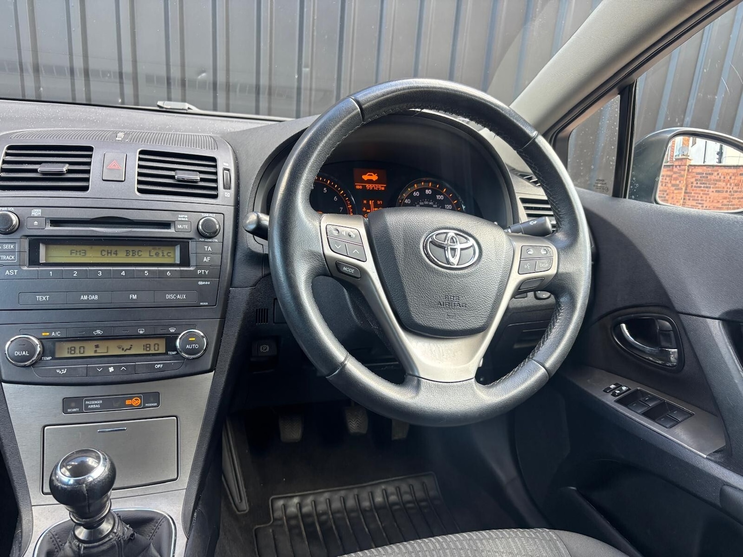 Used Toyota Avensis 2009 for sale - 76033740: Photo 24
