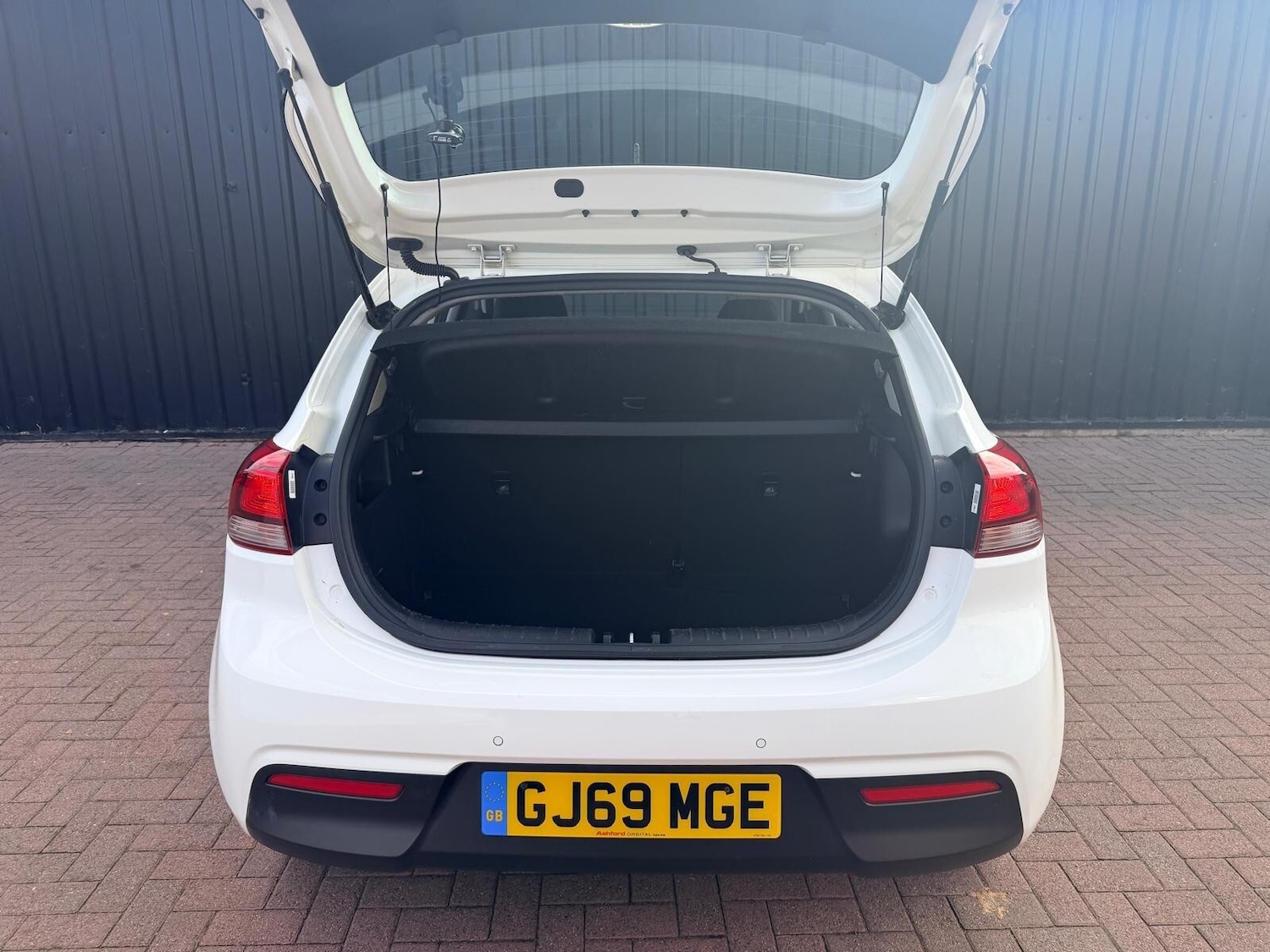 Used Kia Rio 2019 for sale - 76361764: Photo 9