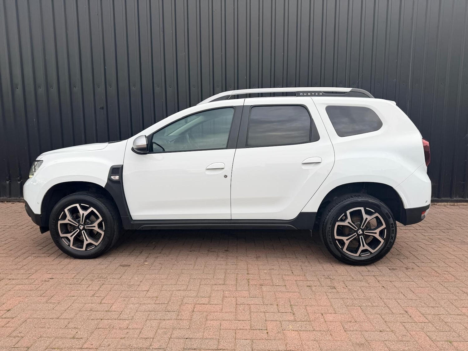 Used Dacia Duster 2020 for sale - 76366520: Photo 2
