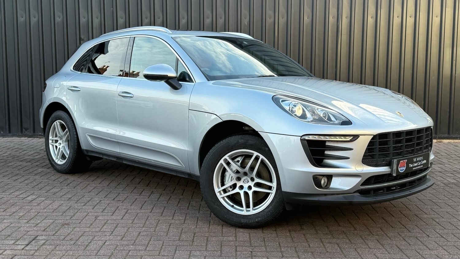 Used Porsche Macan 2015 for sale - 76834937: Photo 2