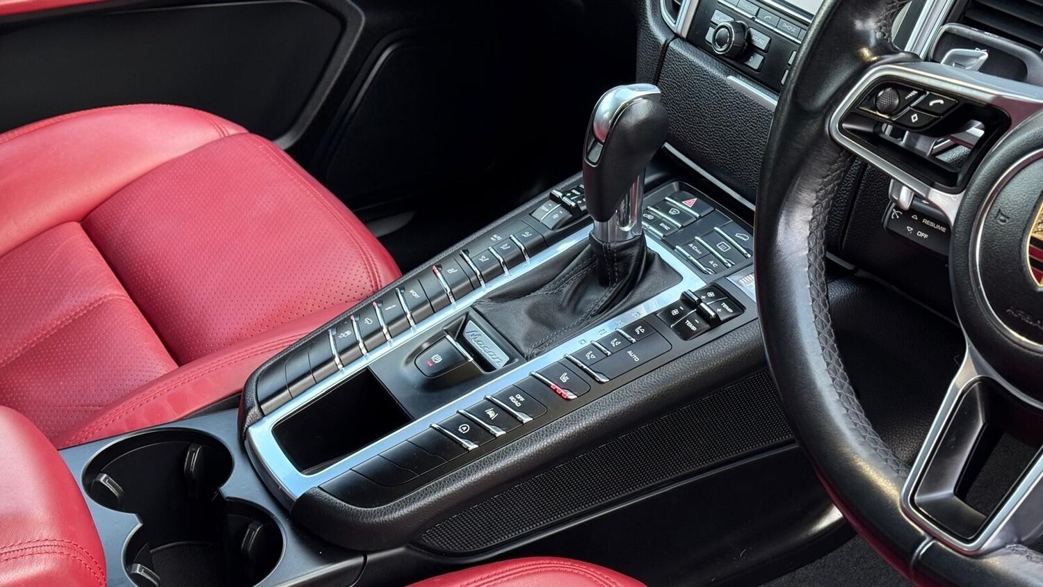 Used Porsche Macan 2015 for sale - 76834937: Photo 24