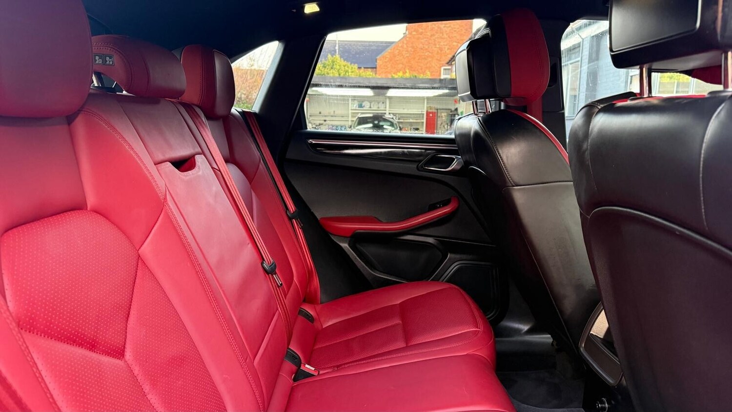 Used Porsche Macan 2015 for sale - 76834937: Photo 32