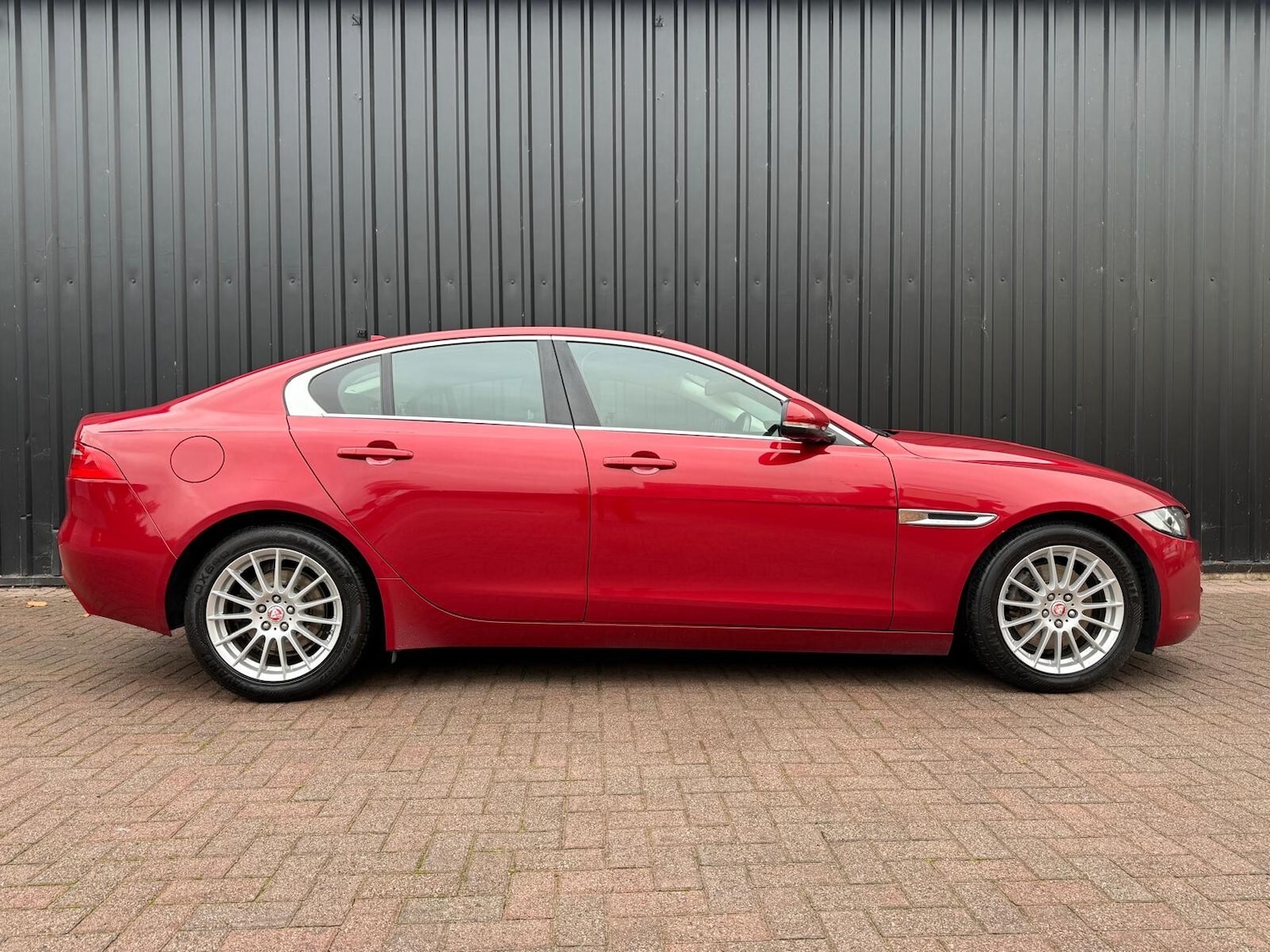 Used Jaguar XE 2016 for sale - 76458865: Photo 12