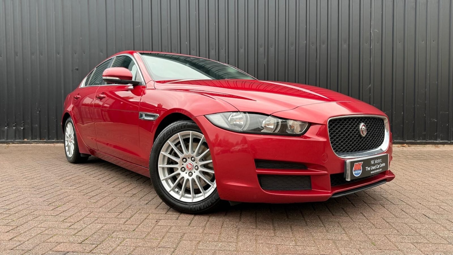 Used Jaguar XE 2016 for sale - 76458865: Photo 2