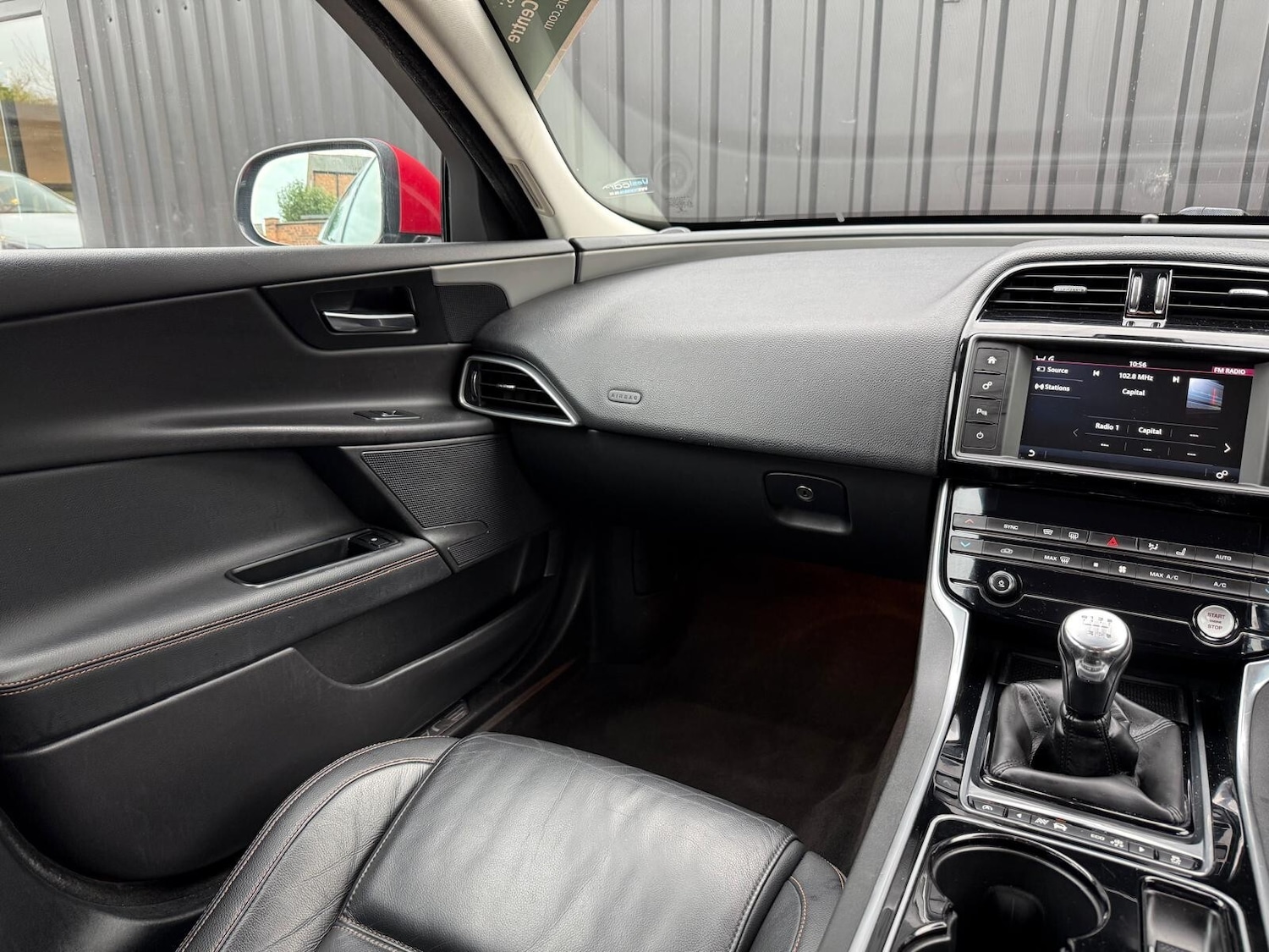 Used Jaguar XE 2016 for sale - 76458865: Photo 25