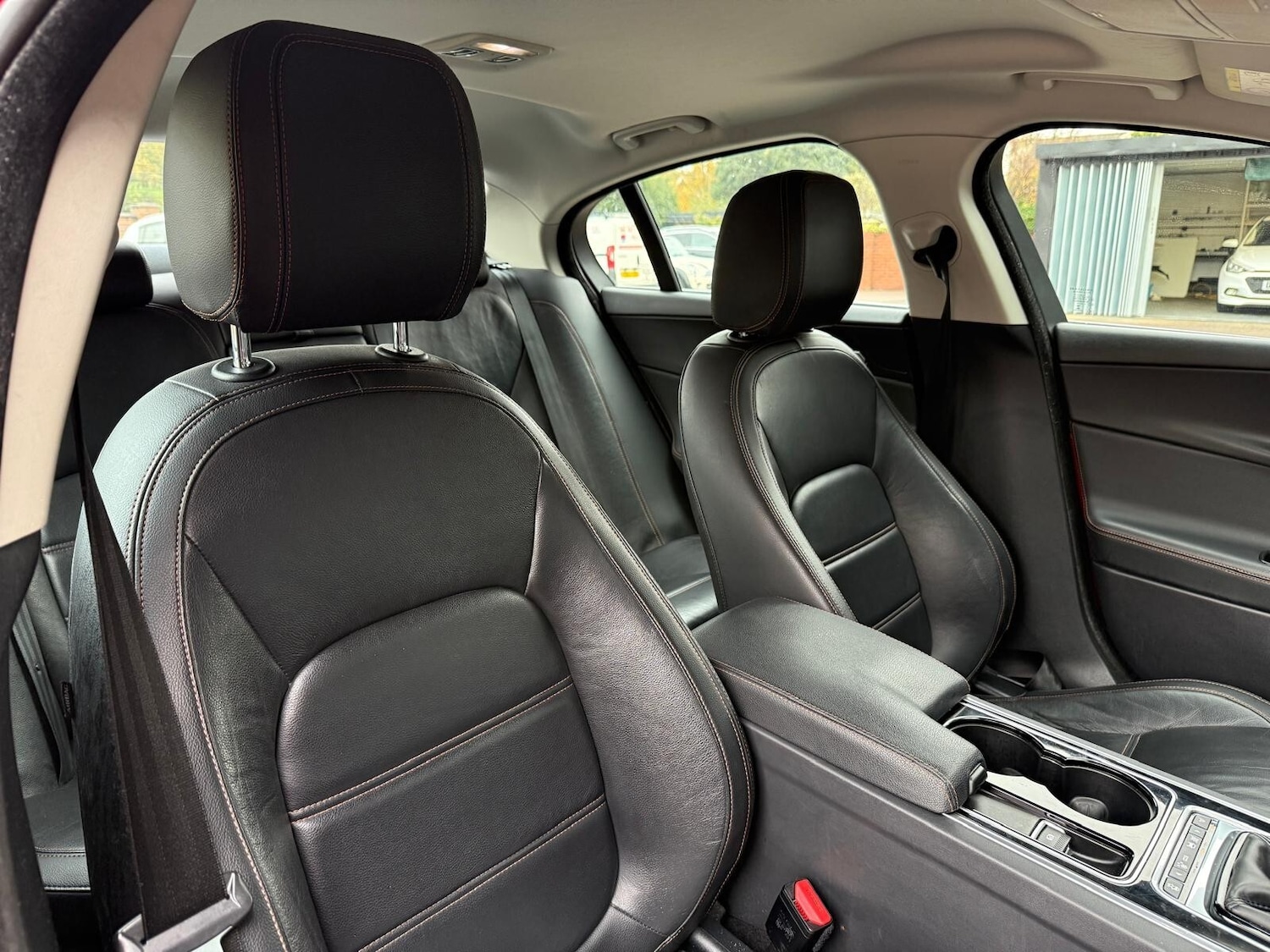 Used Jaguar XE 2016 for sale - 76458865: Photo 29