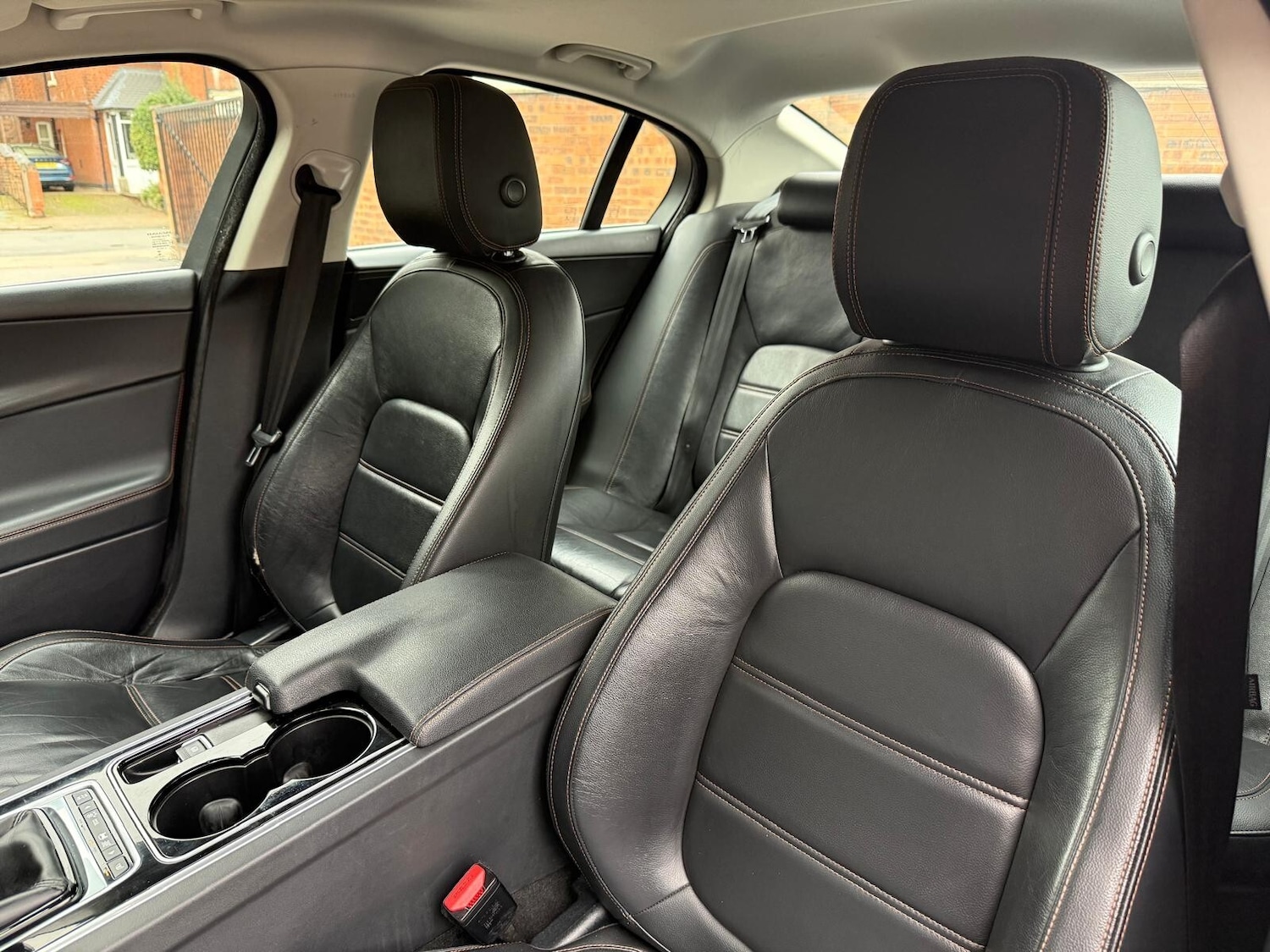 Used Jaguar XE 2016 for sale - 76458865: Photo 31