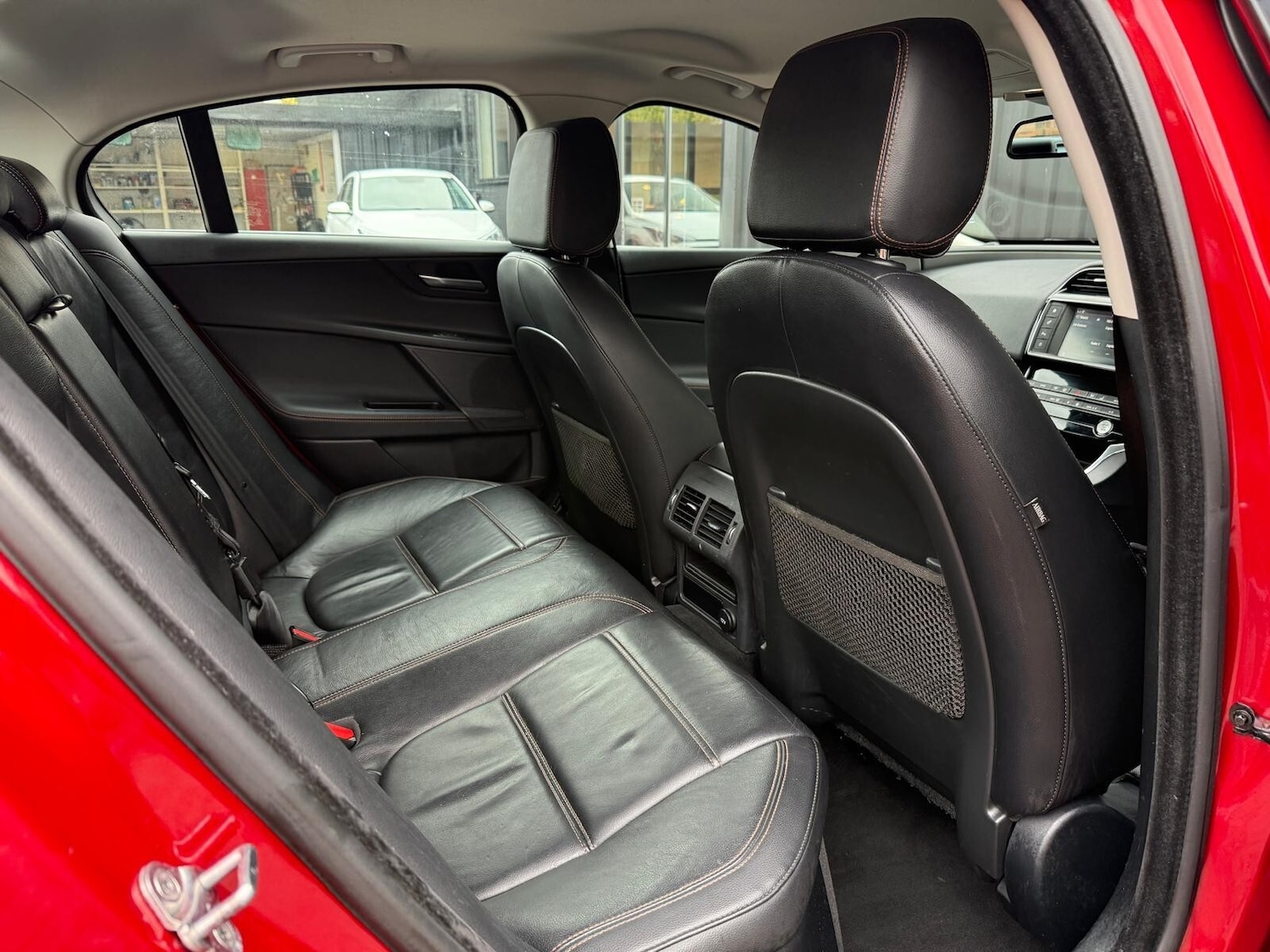 Used Jaguar XE 2016 for sale - 76458865: Photo 32