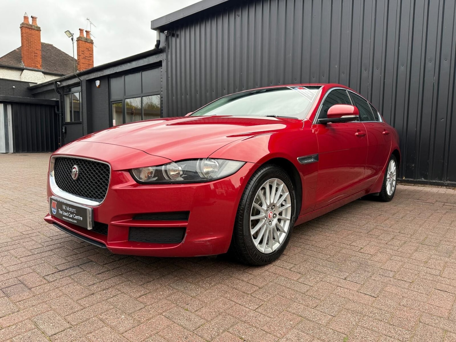 Used Jaguar XE 2016 for sale - 76458865: Photo 4