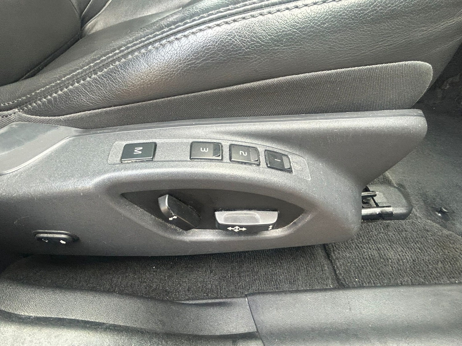 Used Volvo XC60 2015 for sale - 76914897: Photo 26