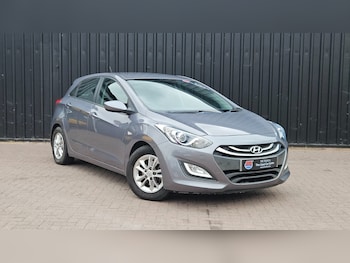Used Hyundai i30 2015 for sale - 75934789: Photo