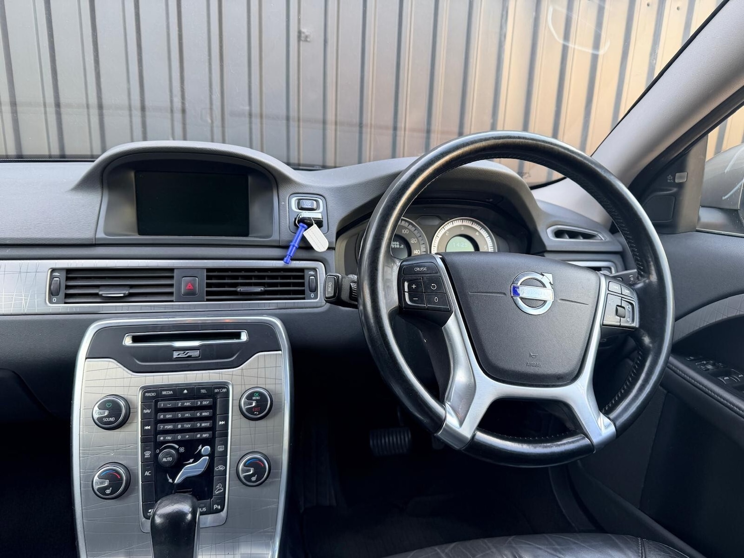 Used Volvo XC70 2011 for sale - 76361852: Photo 22