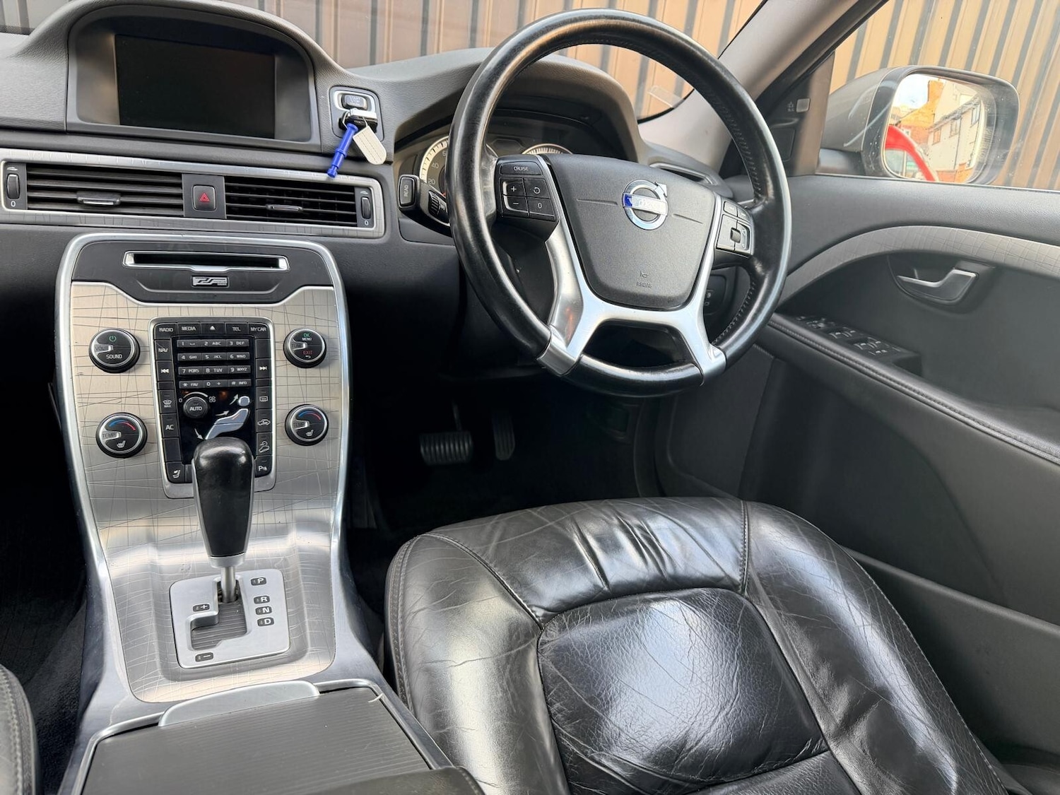 Used Volvo XC70 2011 for sale - 76361852: Photo 23