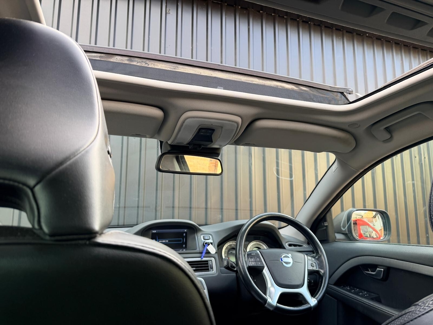 Used Volvo XC70 2011 for sale - 76361852: Photo 24