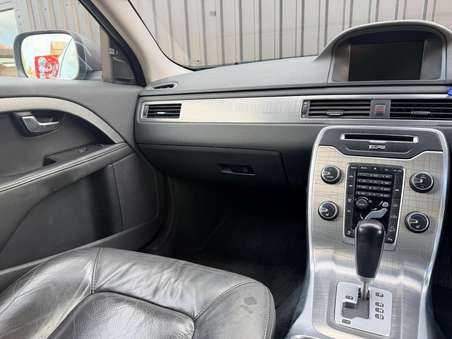 Used Volvo XC70 2011 for sale - 76361852: Photo 27