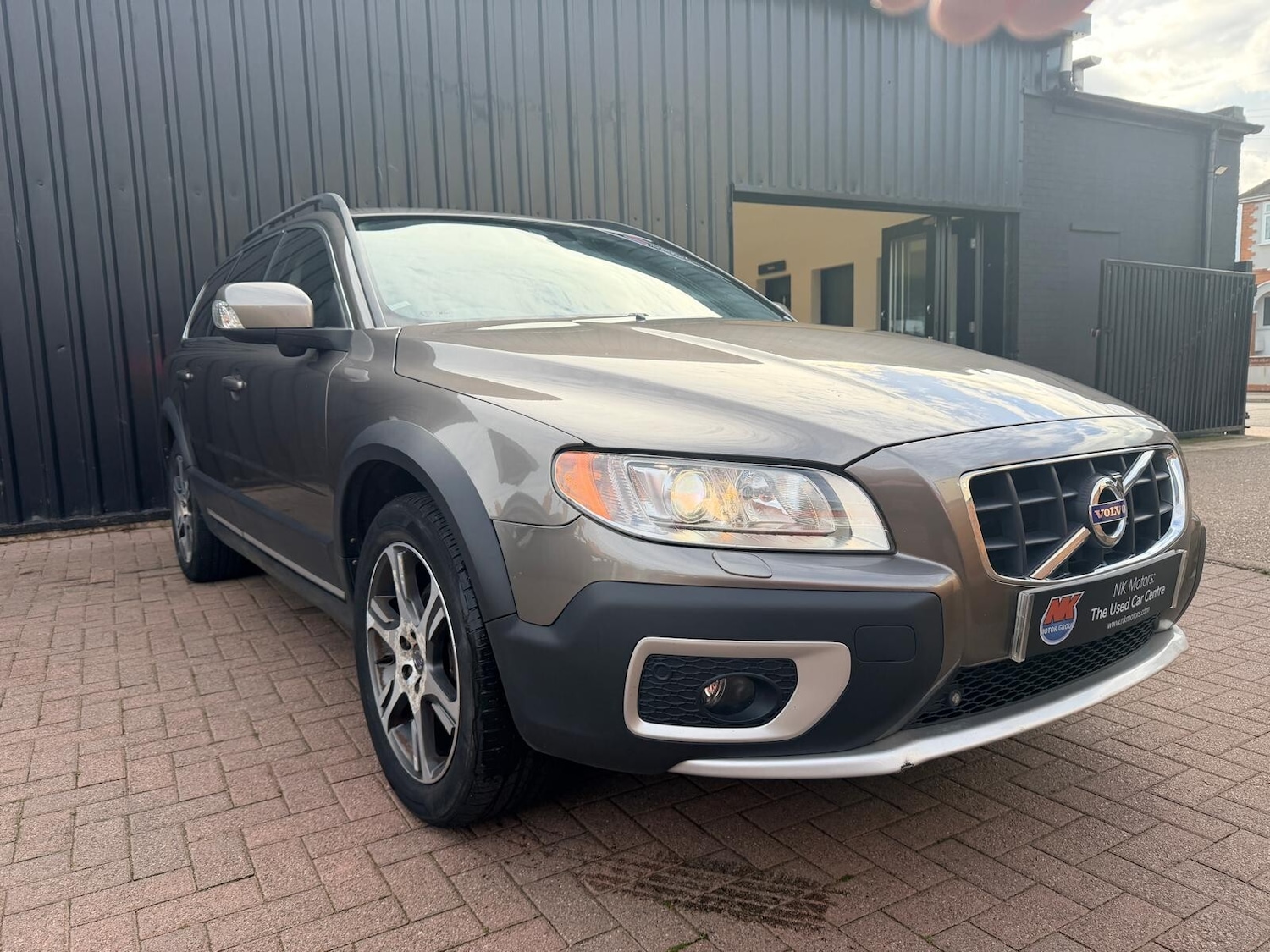 Used Volvo XC70 2011 for sale - 76361852: Photo 3