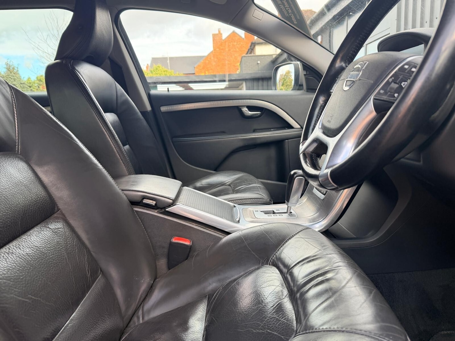 Used Volvo XC70 2011 for sale - 76361852: Photo 30