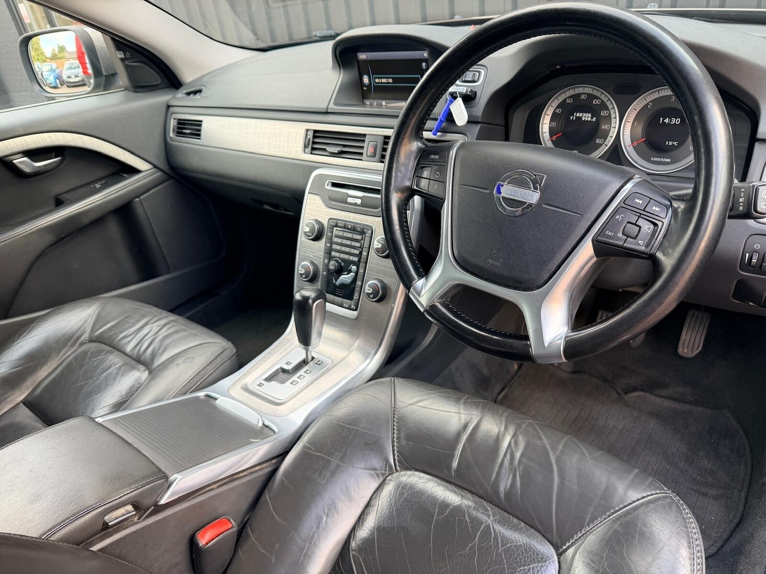 Used Volvo XC70 2011 for sale - 76361852: Photo 35