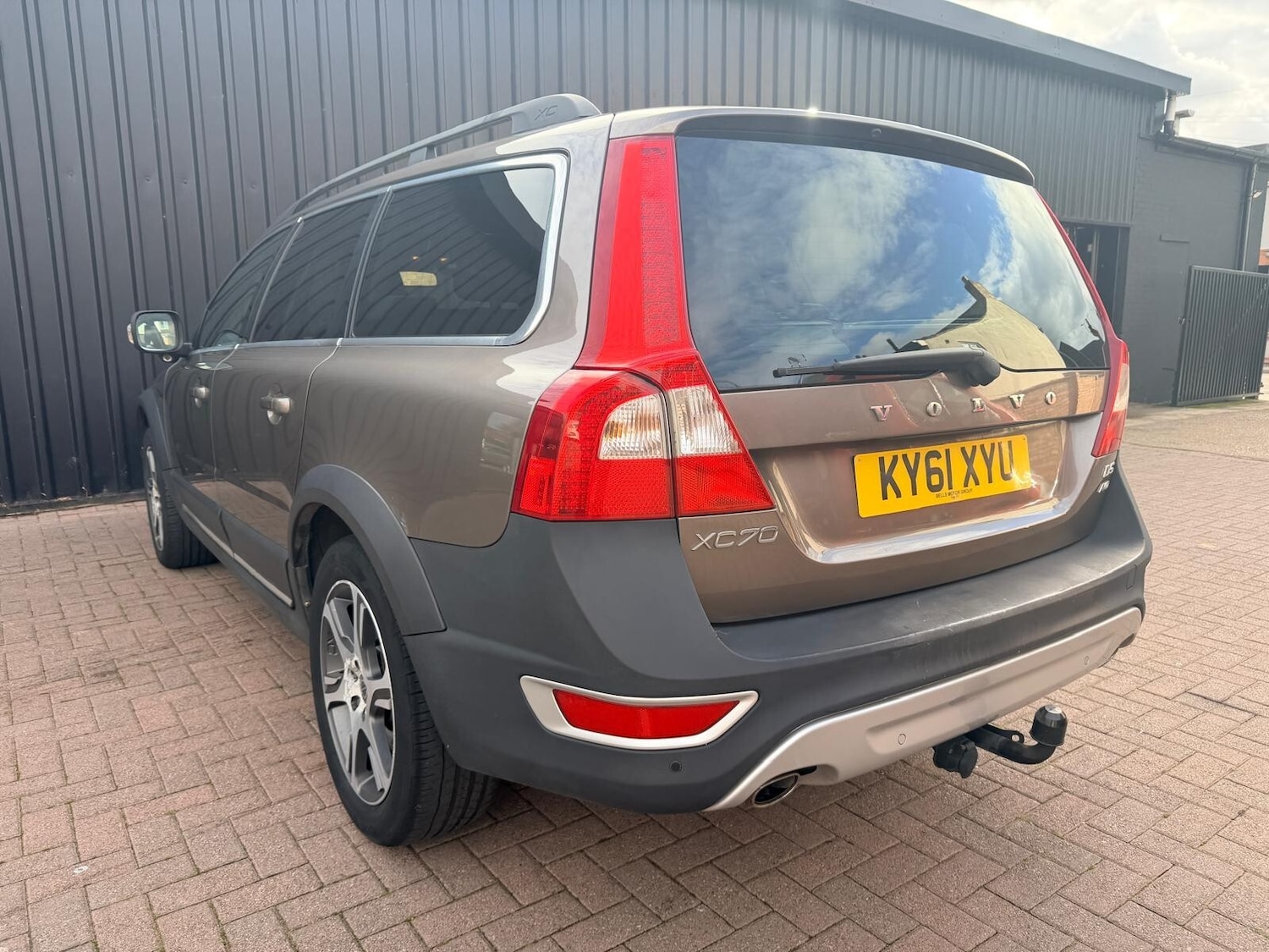 Used Volvo XC70 2011 for sale - 76361852: Photo 7