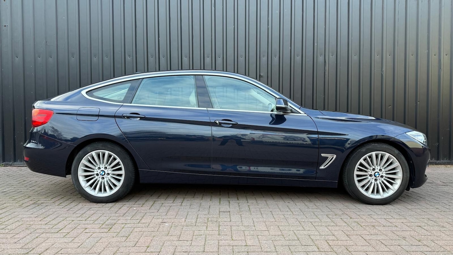 Used BMW 3 Series 2015 for sale - 76623512: Photo 11