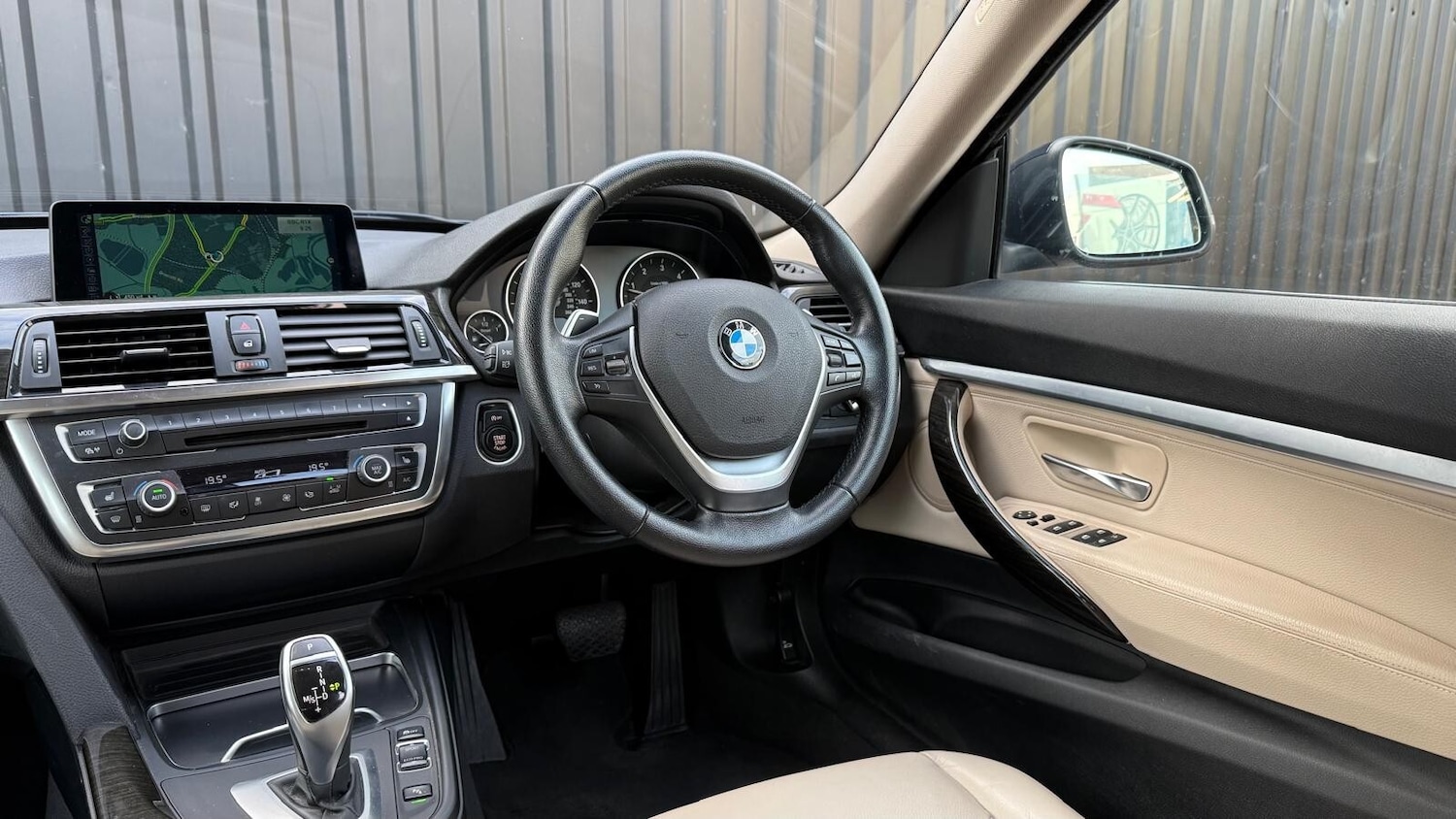 Used BMW 3 Series 2015 for sale - 76623512: Photo 14