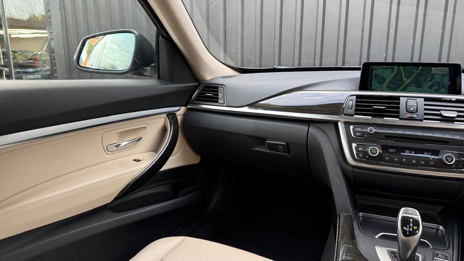 Used BMW 3 Series 2015 for sale - 76623512: Photo 19