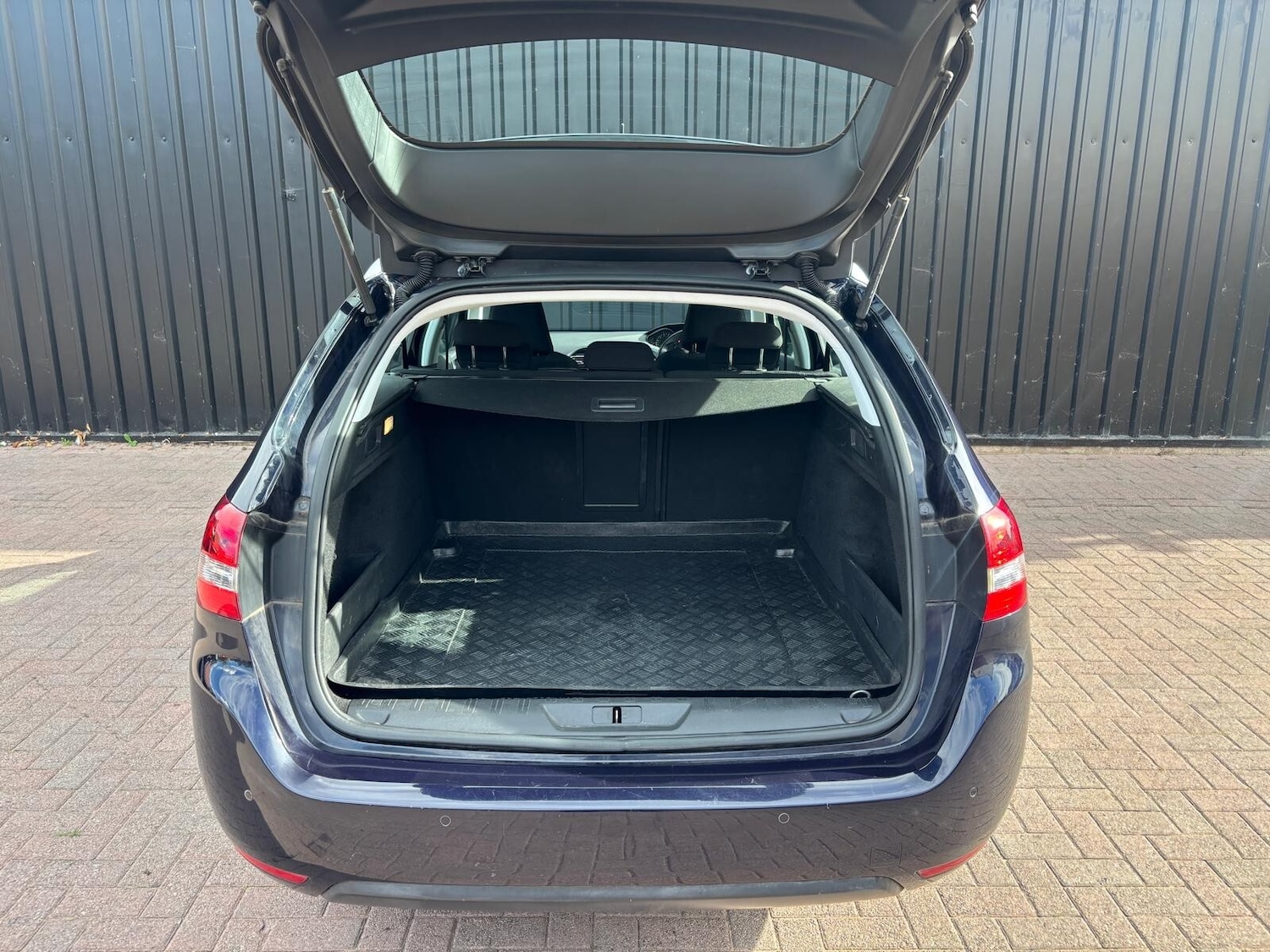 Used Peugeot 308 2016 for sale - 76602961: Photo 8