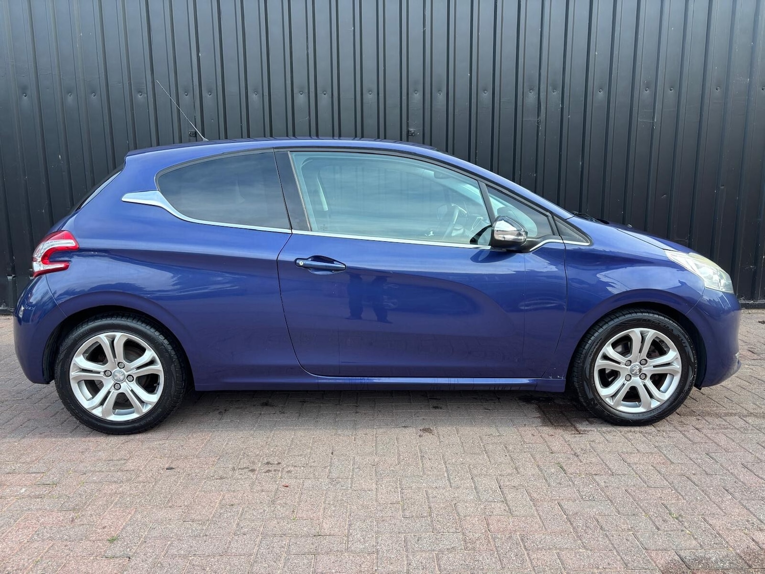Used Peugeot 208 2013 for sale - 76428177: Photo 11
