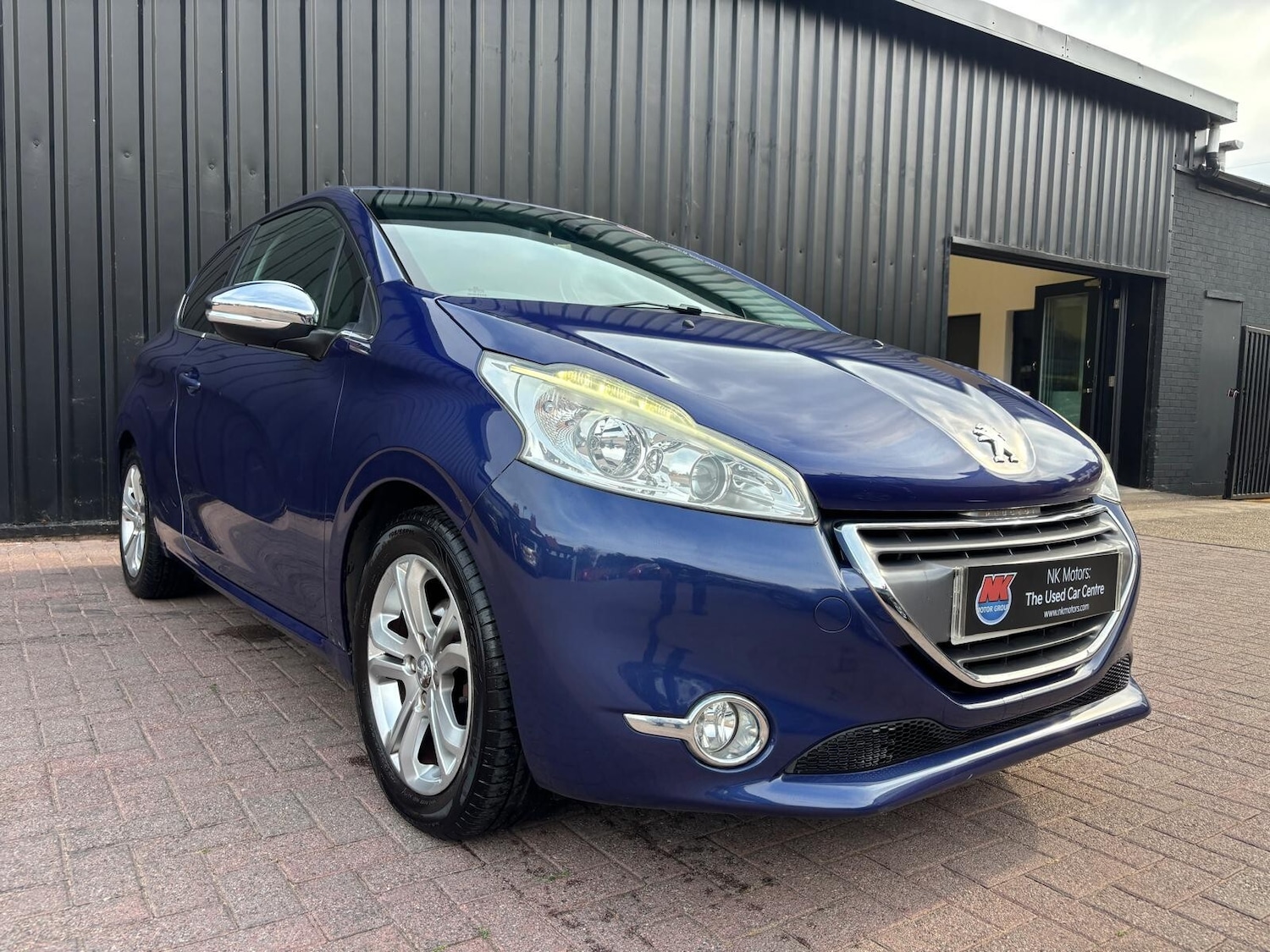 Used Peugeot 208 2013 for sale - 76428177: Photo 2